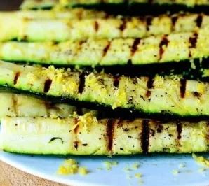 Cukinijos kepamos ant grotelių