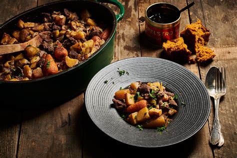 Elnienos troškinys su daržovėmis ir šonine