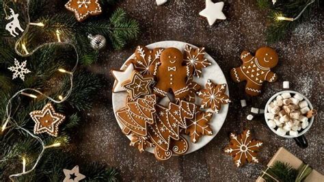 Įvairių formų imbieriniai sausainiai