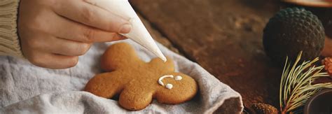 Imbierinių sausainių puošimas glajumi