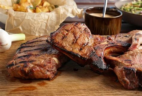 Kiaulienos sprandinės gabalas su riebalinėmis gijomis