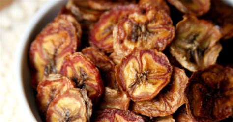 bananų kepimas keptuvėje su cinamonu