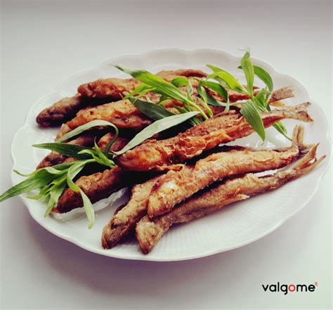 Keptuvėje kepamos traškios stintos