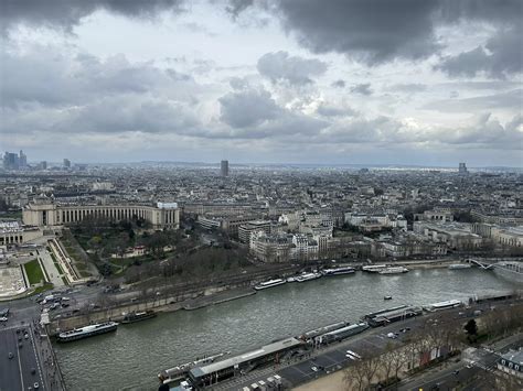 Paryžiaus panorama iš restorano