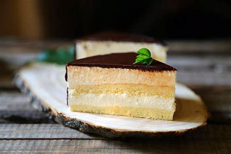 Paukščių pieno tortas restorane