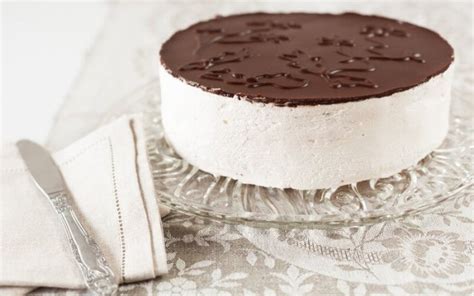 Šiuolaikiškas paukščių pieno tortas