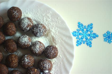 Kakaviniai rutuliukai su riešutais