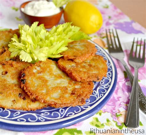 tradiciniai lietuviški bulviniai blynai