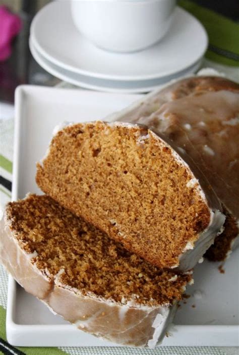 Dekoruotas meduolinis pyragas