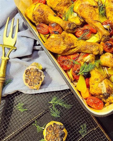 Vištienos blauzdelės su daržovėmis folijos vokeliuose