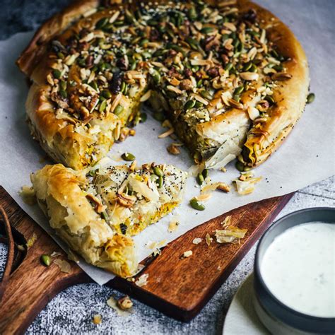 Ingredientai pyrago su kopūstais gamybai