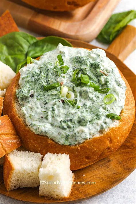 Blenderis smulkina špinatų padažą