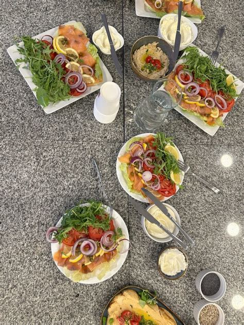 Įvairių šalių šnicelių patiekimo tradicijos