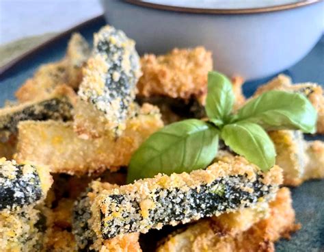 Krabų lazdelės su panko džiūvėsėliais