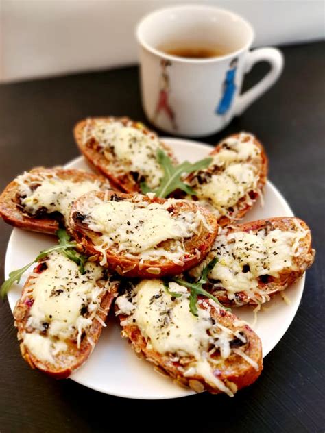 sumuštiniai su sūriu ir kiaušiniu orkaitėje