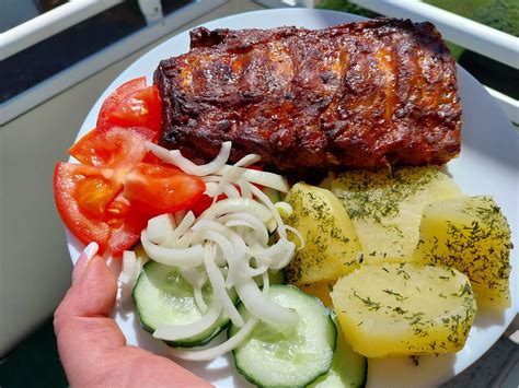 Kiaulienos šonkauliai ir daržovės virimui