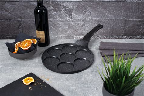 Įvairių tipų keptuvės kepsniams