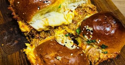 Plėšytos kiaulienos sumuštinis