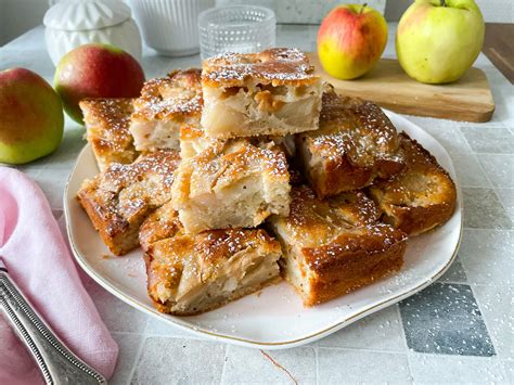 Greitas obuolių pyragas su kokosais