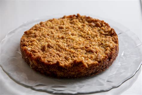 Obuolių pyragas su avižinių dribsnių trupiniais