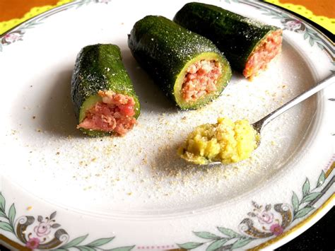 Įdarytos cukinijos nuotrauka