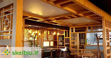 Restorano interjeras su patiekalais