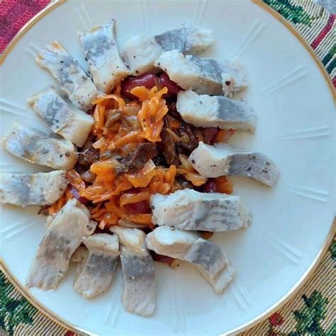 Silkės su vaisiais ir prieskoniais