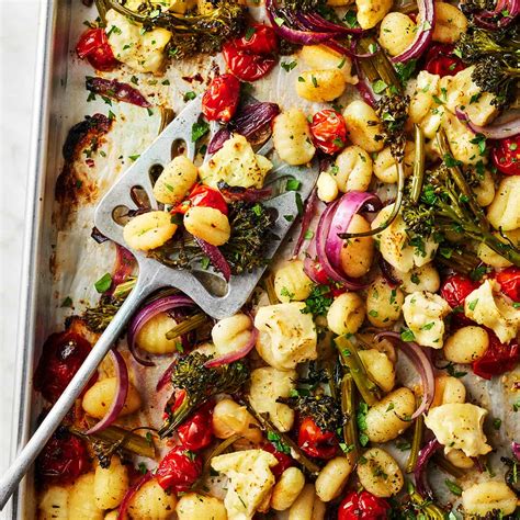 Įvairūs padažai gnocchi