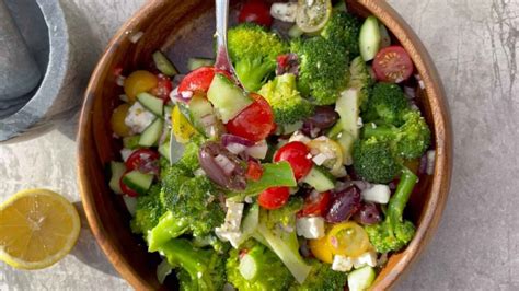 Nuotrauka su šviežiais brokoliais