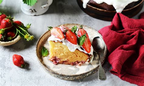 Braškinis kreminio sūrio pyragas