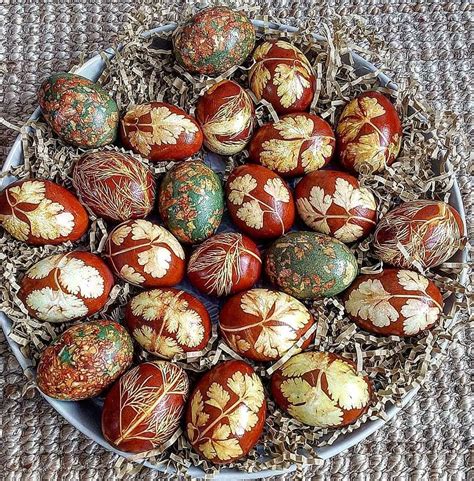 Natūralūs dažai Velykiniams kiaušiniams: svogūnų lukštai, burokėliai, ciberžolė