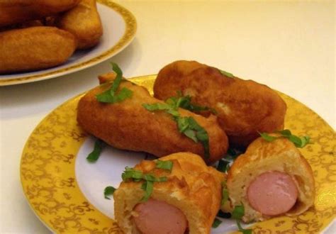 Dešrelės keptuvėje su tešla