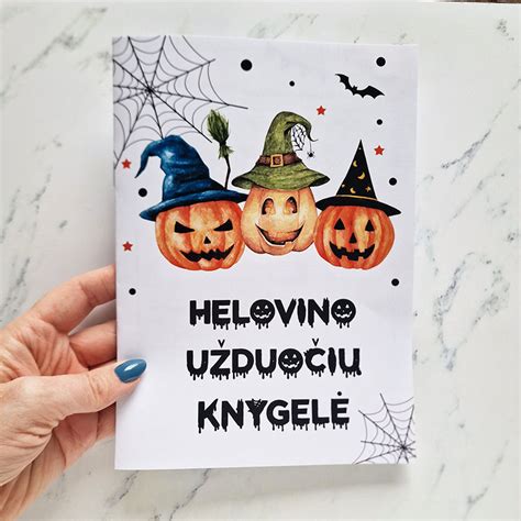 Helovino tematikos kokteilis