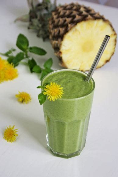 Egzotiškas ledų kokteilis su ananasais ir kokosu