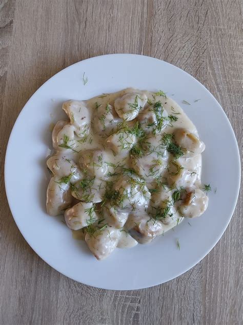 Patiekalas su grietinės padažu