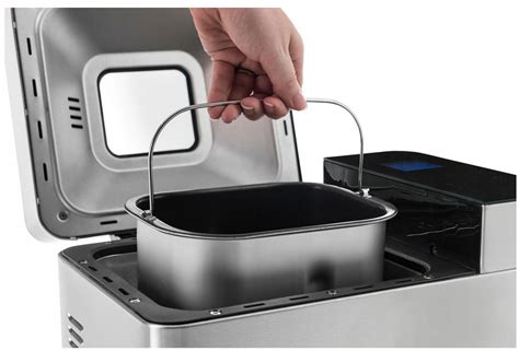 Duonkepė su iškeptos duonos kepalu