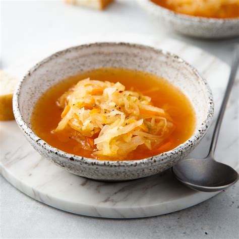 Nuotrauka su ingredientais kopūstų sriubai