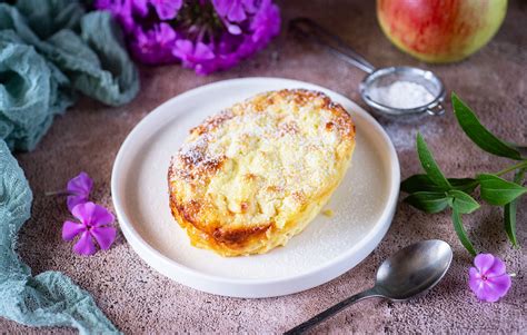 Ingredientai obuolių ir varškės trupininiam pyragui