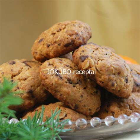 Skirtingi avižinių sausainių paruošimo etapai