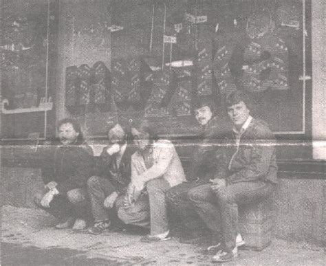 Istorinės nuotraukos su meduolių kepiniais