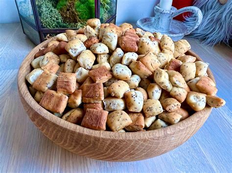 Mieliniai kūčiukai ant kepimo skardos