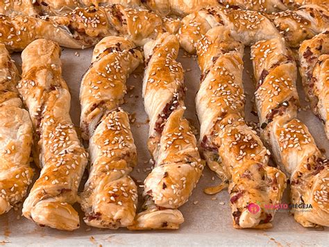 Sluoksniuotos tešlos lakštai parduotuvėje