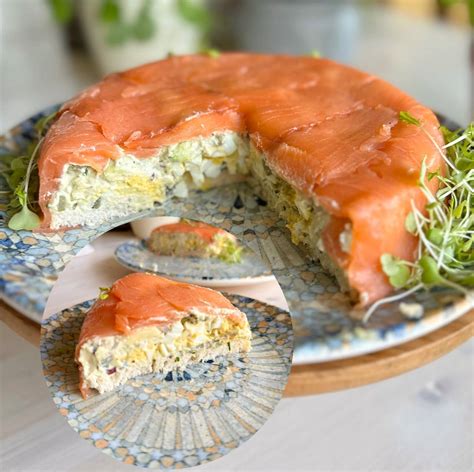 Paruoštas skandinaviškas rūkytos lašišos tortas