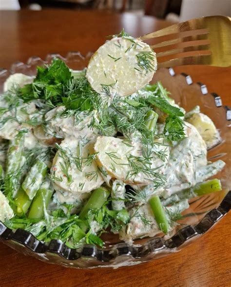 Turkiškas jogurto padažas su šparaginėmis pupelėmis