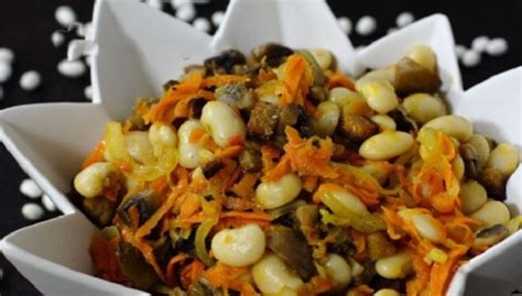 Daržovių mišrainė su šparaginėmis pupelėmis