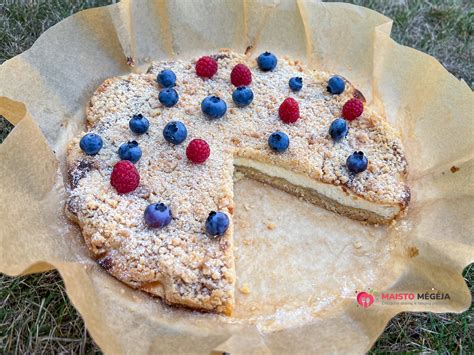 Sausainių trupinių masė formoje