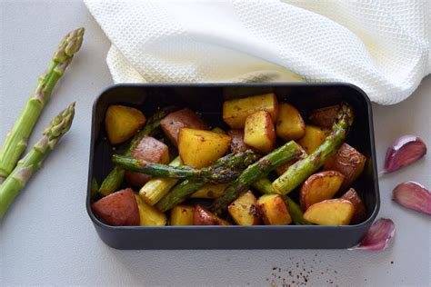 orkaitėje kepti smidrai su bulvėmis