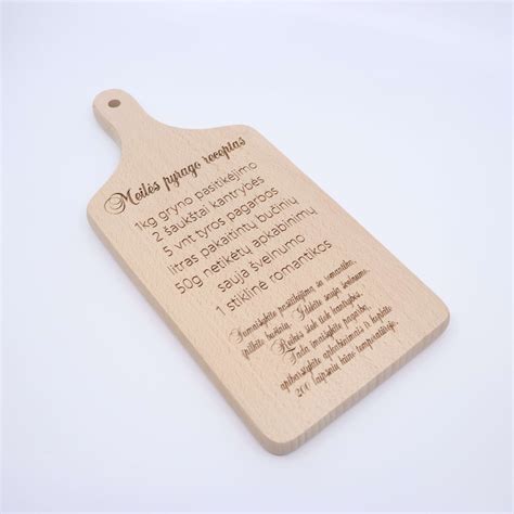 Marmurinio pyrago pjaustymo vaizdas