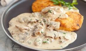 Pievagrybių padažas su jautienos kepsniu