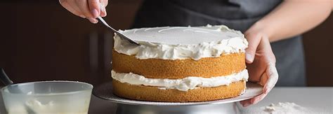 Ruošiamas kremas tortui